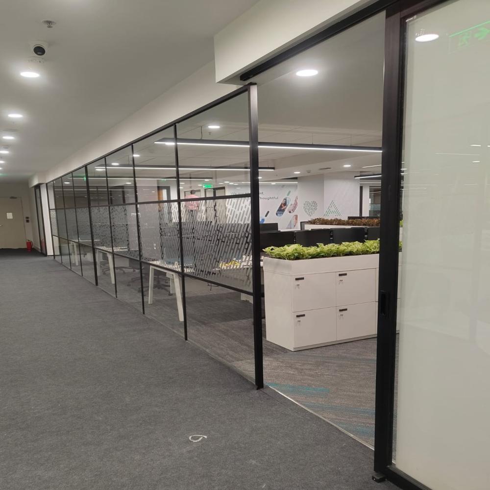 SLIM LINE  GLASS PARTIITON 16MM X 45MM
