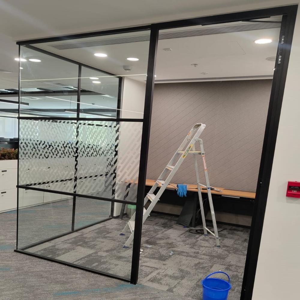 SLIM LINE  GLASS PARTIITON 16MM X 45MM