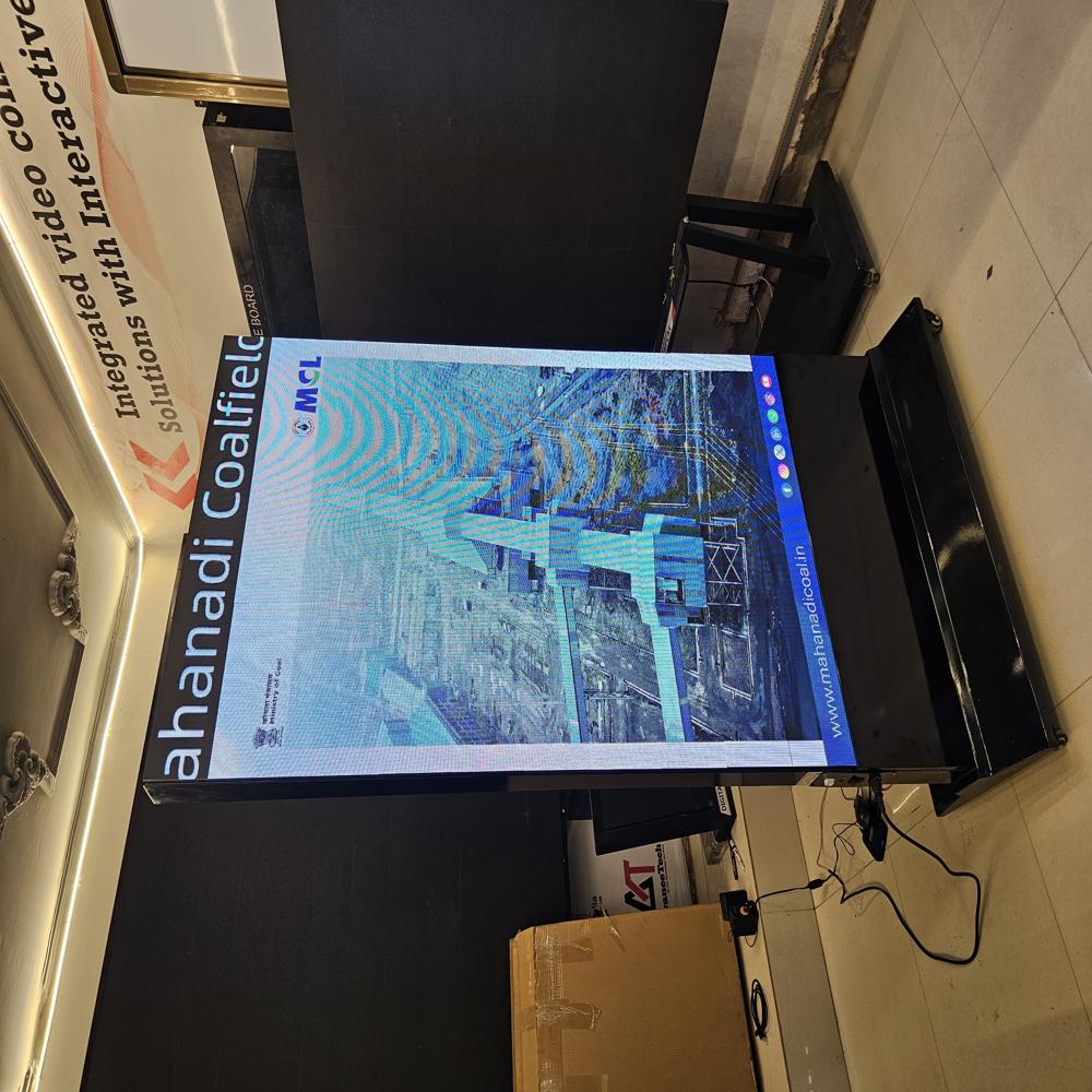 Led Display Totem - Application: Retail Stores