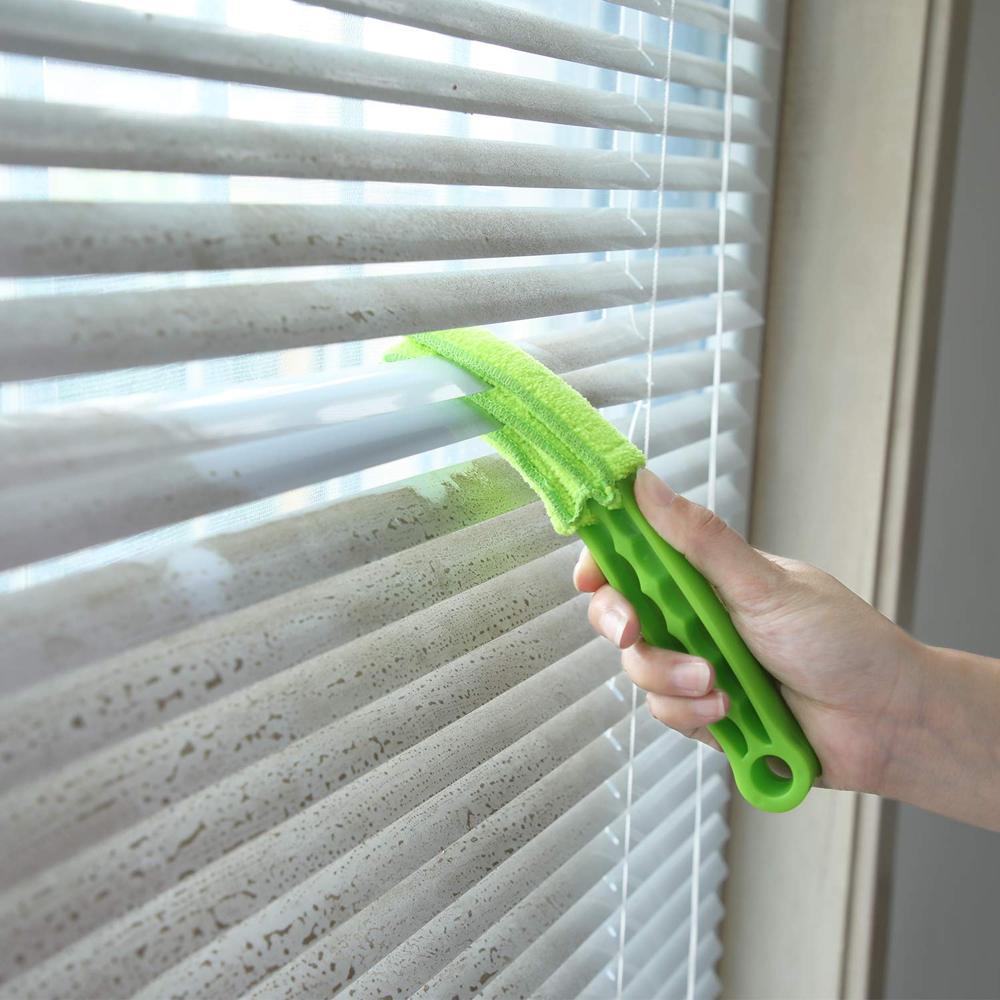 Window Blind Cleaner Brush Microfiber Sleeves Dusting Tool for Shutters & AC (1 Pc)