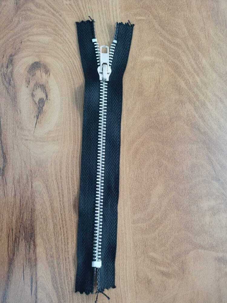 No 5 Aluminium Zipper With Standard Puller