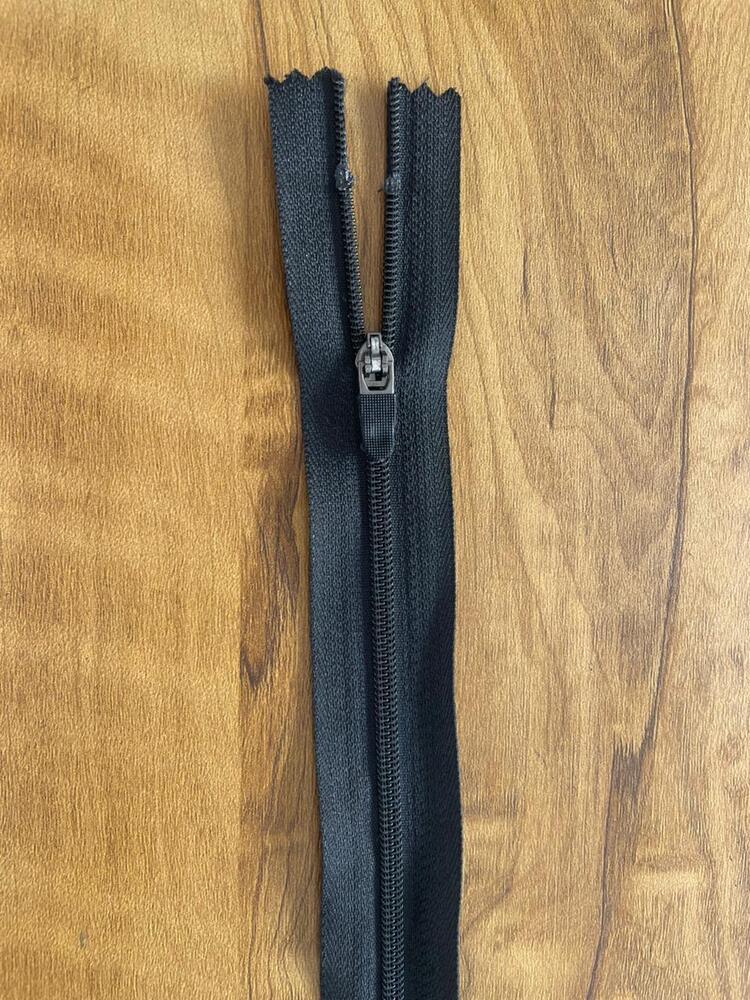 No 3 Waterproof Cfc Zipper With Spring Lock Puller