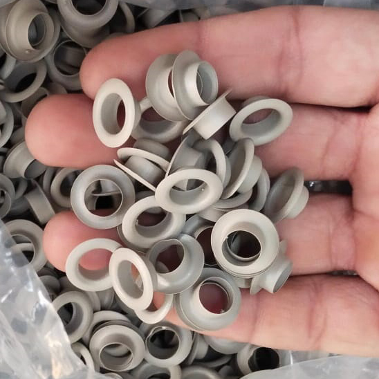 900 N Metal Eyelet With Washer