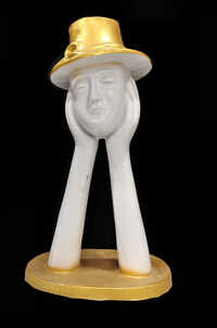 Mukhe Hat Decorative Statue