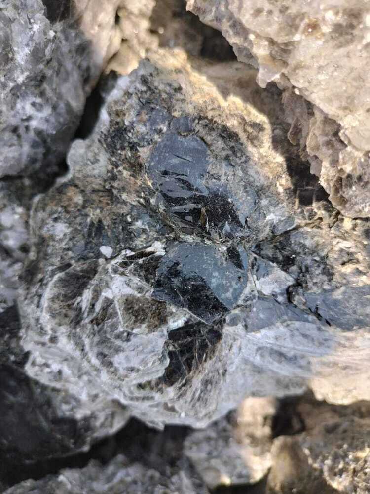 Mica Quartz