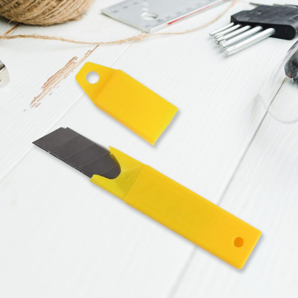 Heavy Duty Working Cutter Knife replacement blade, 2 Screwdriver Hand Tool (4 Pc Set)