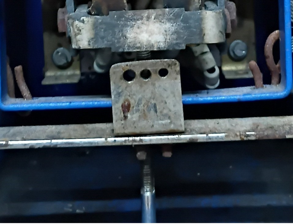 Chick Hole Plate for Roosters Debeaker