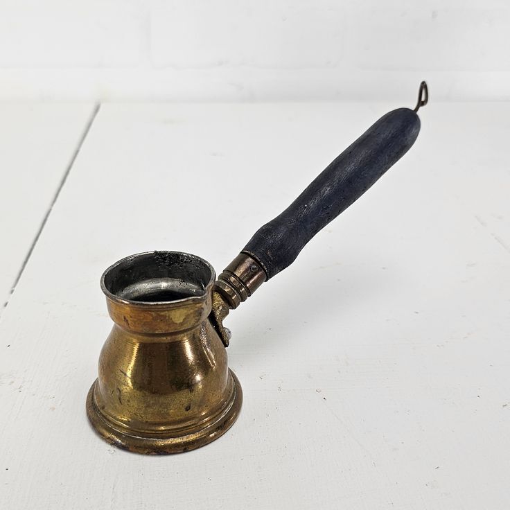 Brass Coffee Liter - Color: Golden