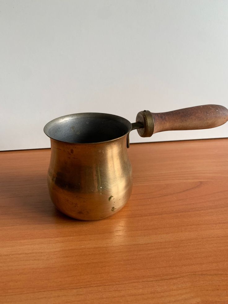 Brass Coffee Liter - Color: Golden