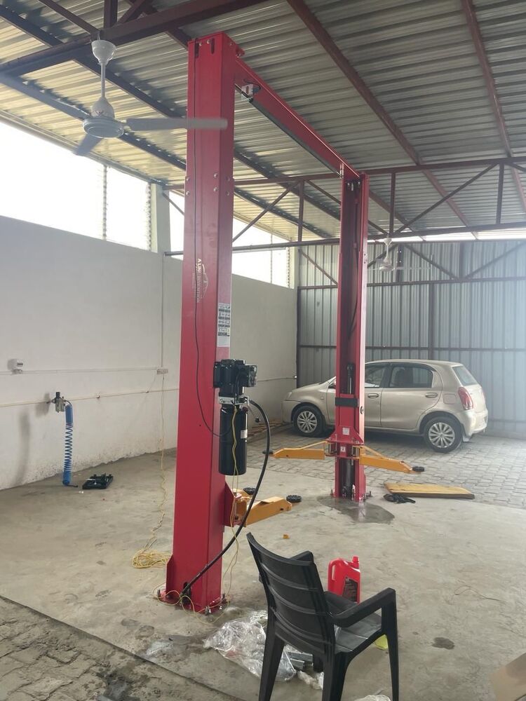 Two Post Lift Clear Floor