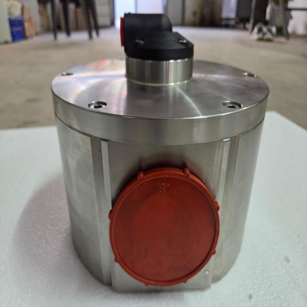 Oval Gear Flow Meter - Accuracy: 0.5 %