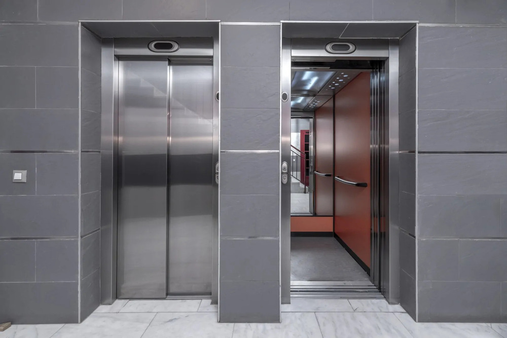 Automatic Door Passenger Elevator - Capacity: 6-20 Persons