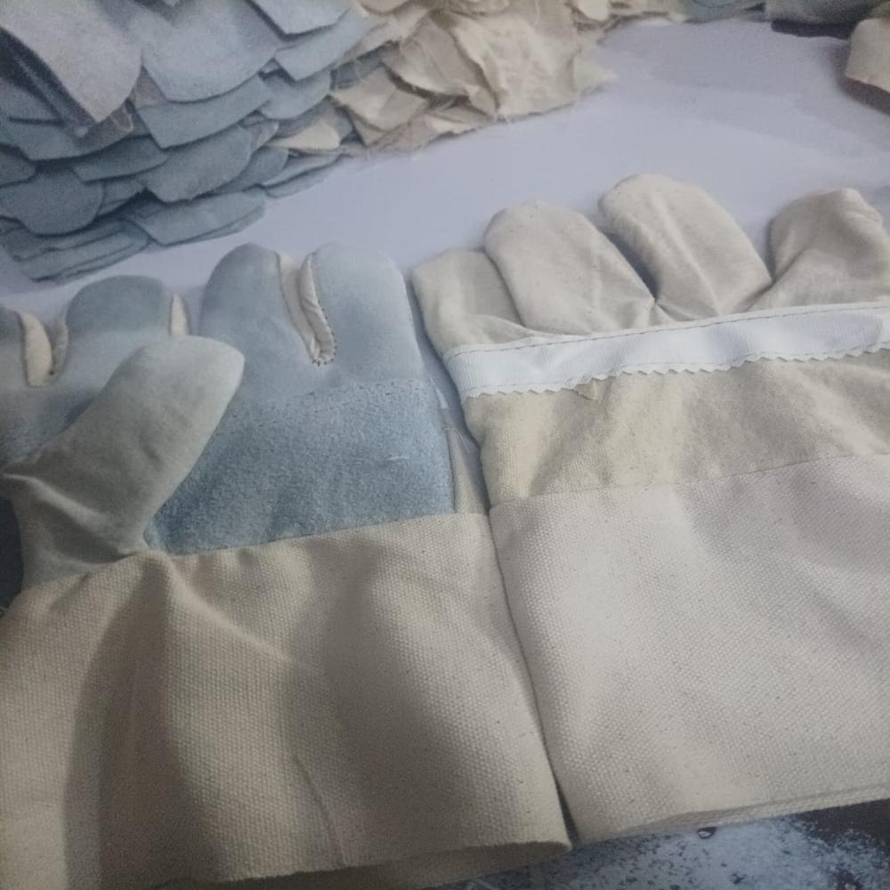 Cotton Gloves - Color: White