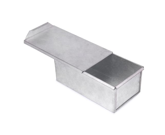 BREAD MOULD IRON 