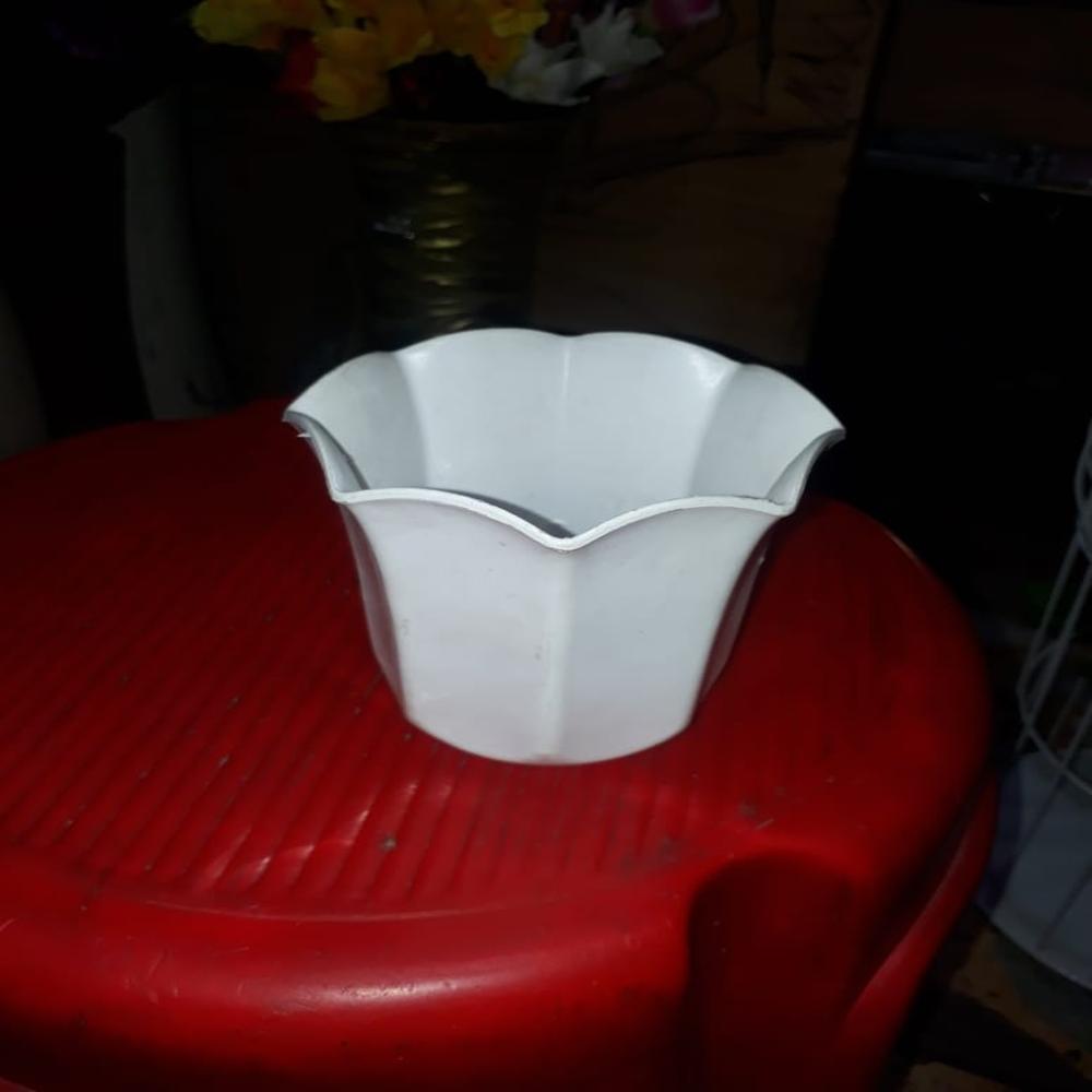 Plastic Pots For Plants - Color: White