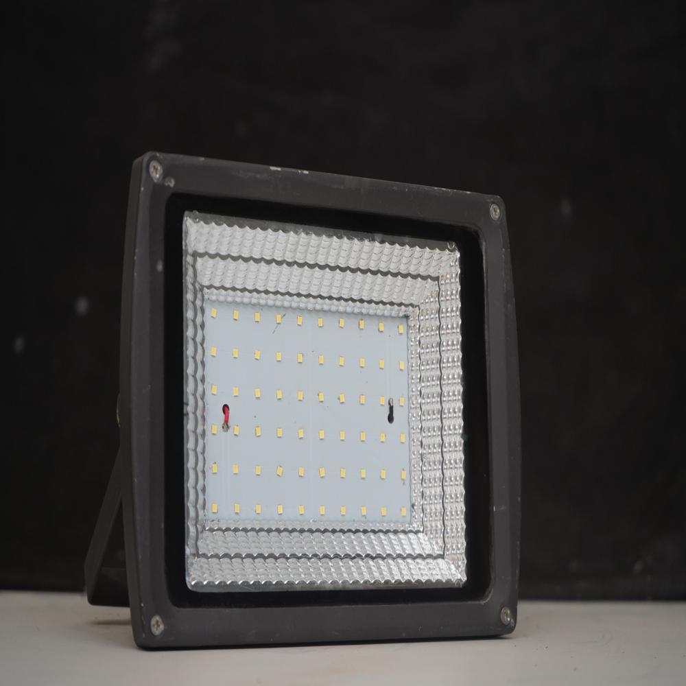 Led Flood Light - Nile 60w - Application: Outdoor And Indoor