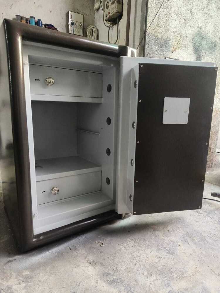 Open Interior Cash Locker with Drawer