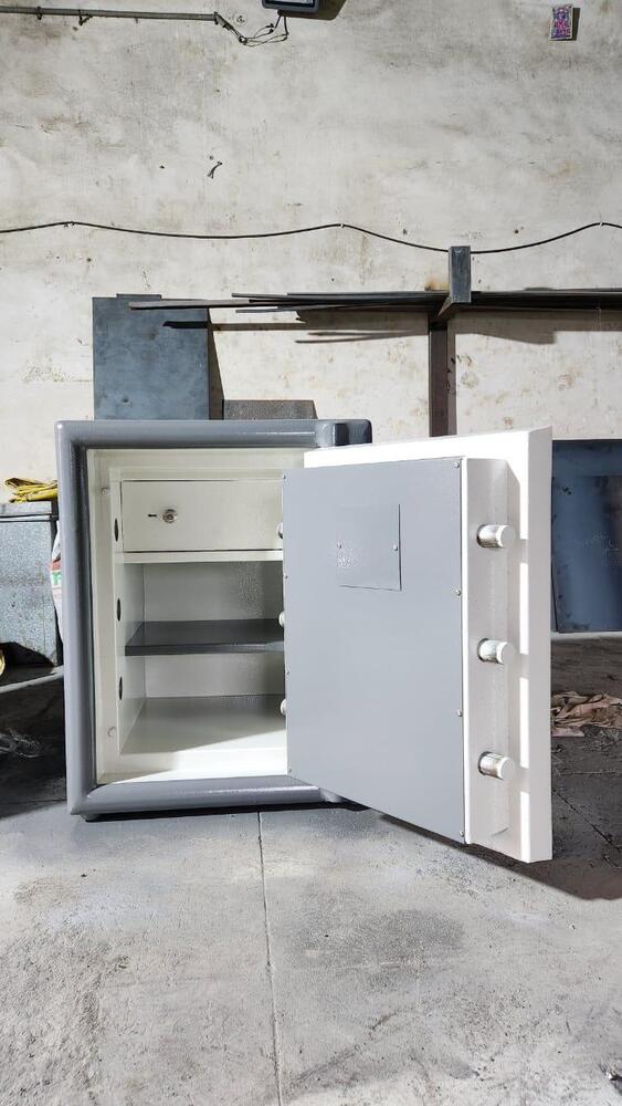 Open Interior Cash Locker with Drawer