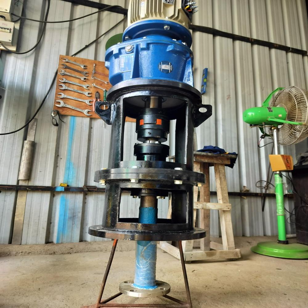 Inline Helical Agitator - Color: Black