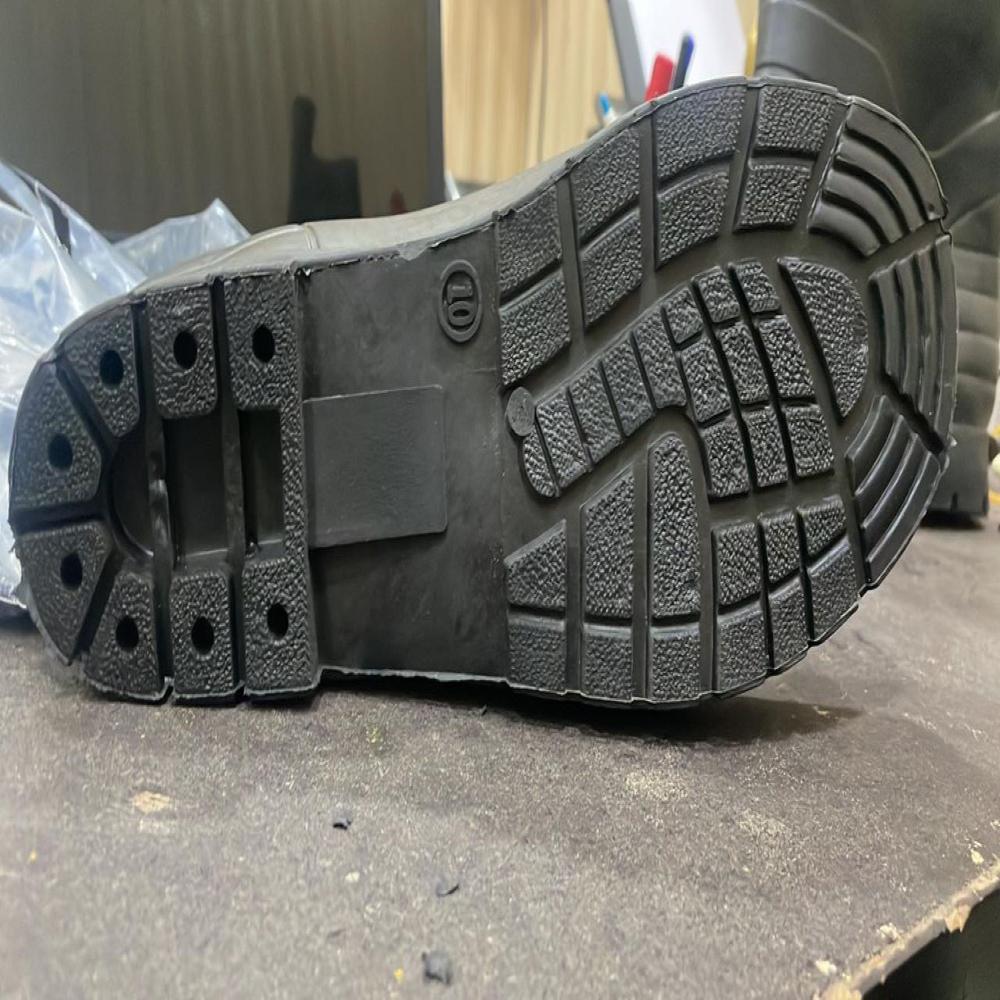 UNISAFE MAKE BLACK GUMBOOT 