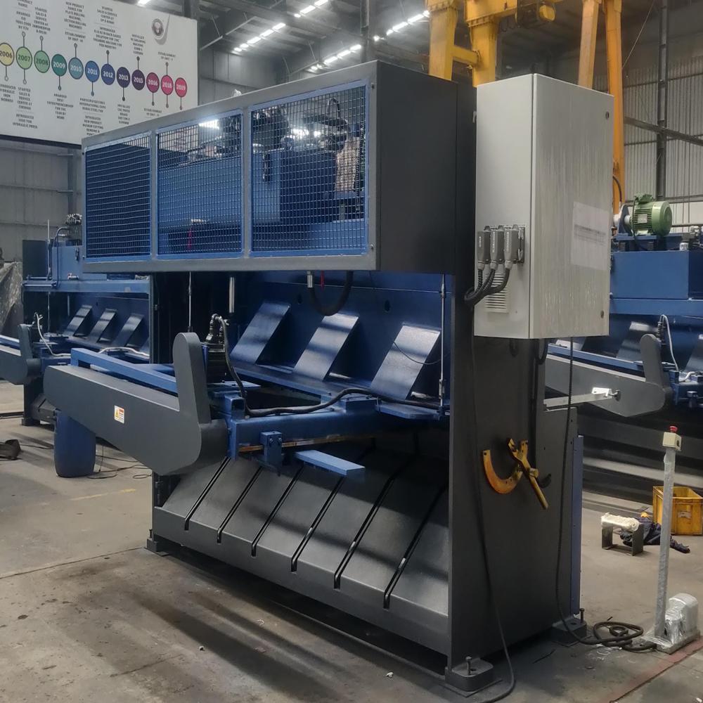Semi Automatic Hydraulic Shearing Machine - Automatic Grade: Semi-automatic