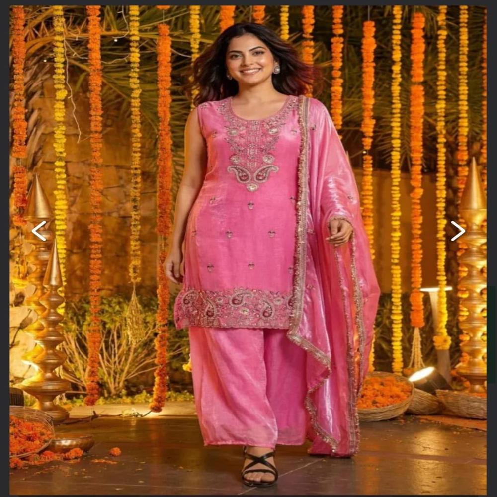 WOMEN'S BRANDED, TRENDING AND WEDDING-Y SUITS