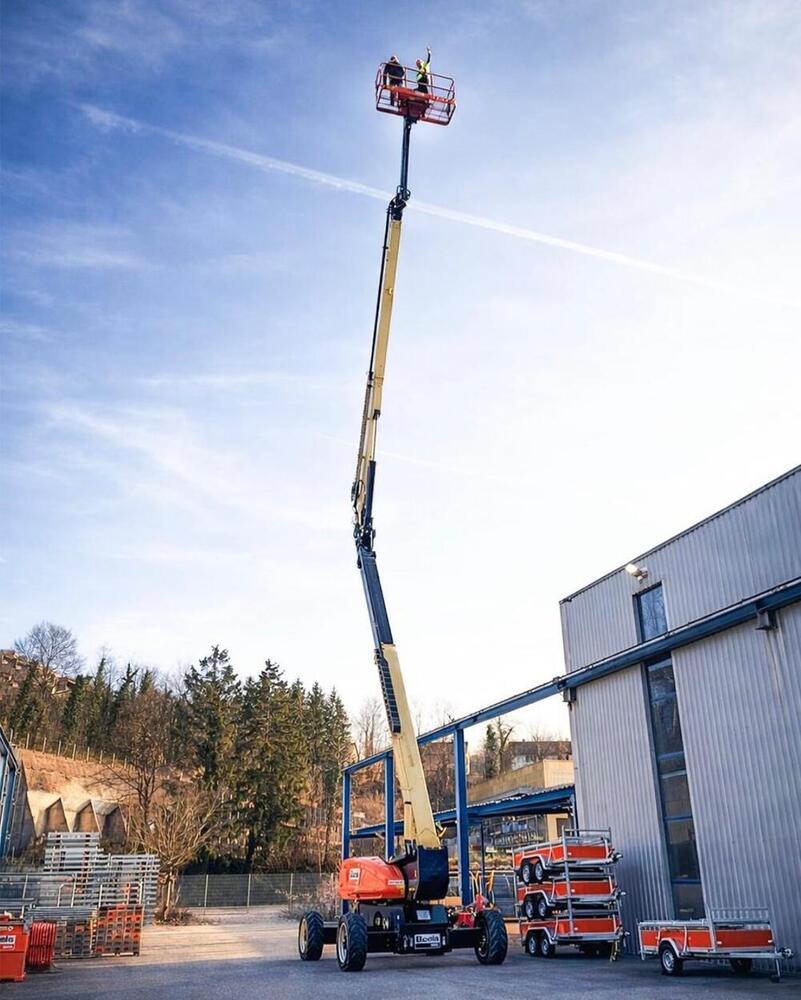 120 Feet Boom Lift