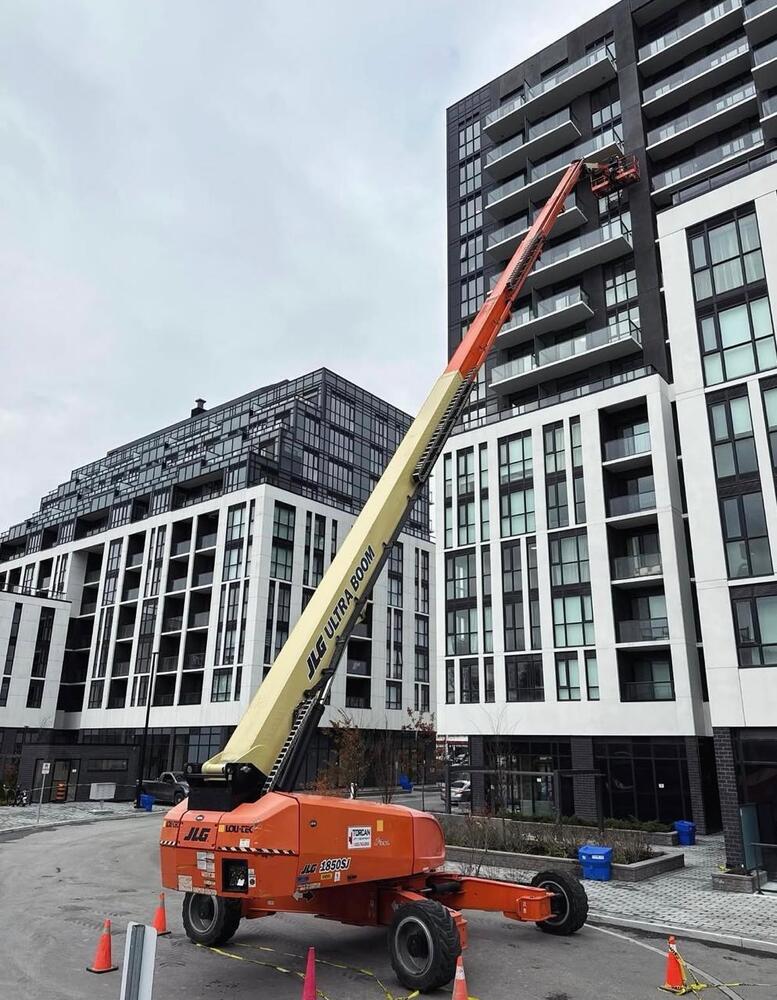 Jlg 185 Feet Boom Lift