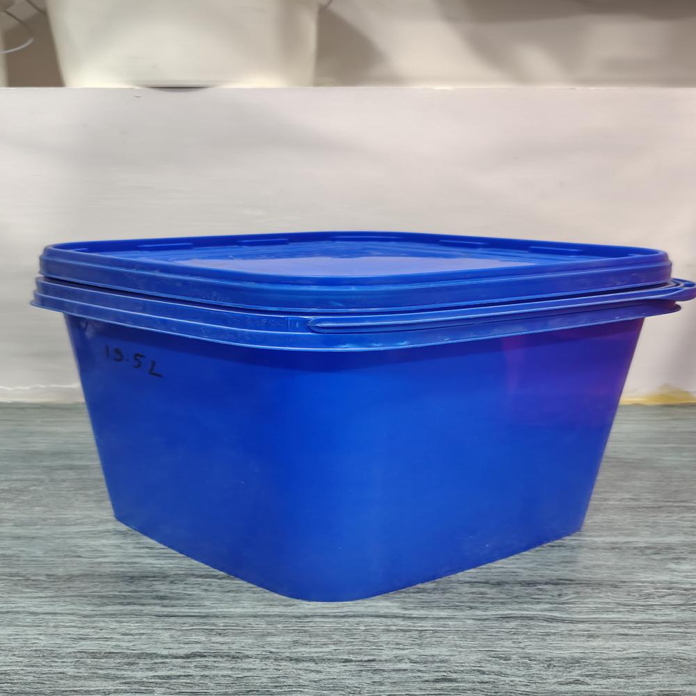 18 L Ppcp Plastic Square Bucket - Color: White With Red Lid