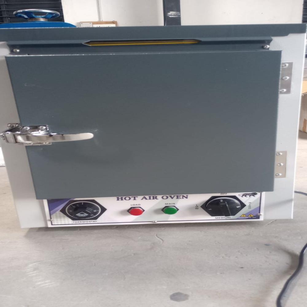 Laboratory Hot Air Oven - Accuracy: 1 %