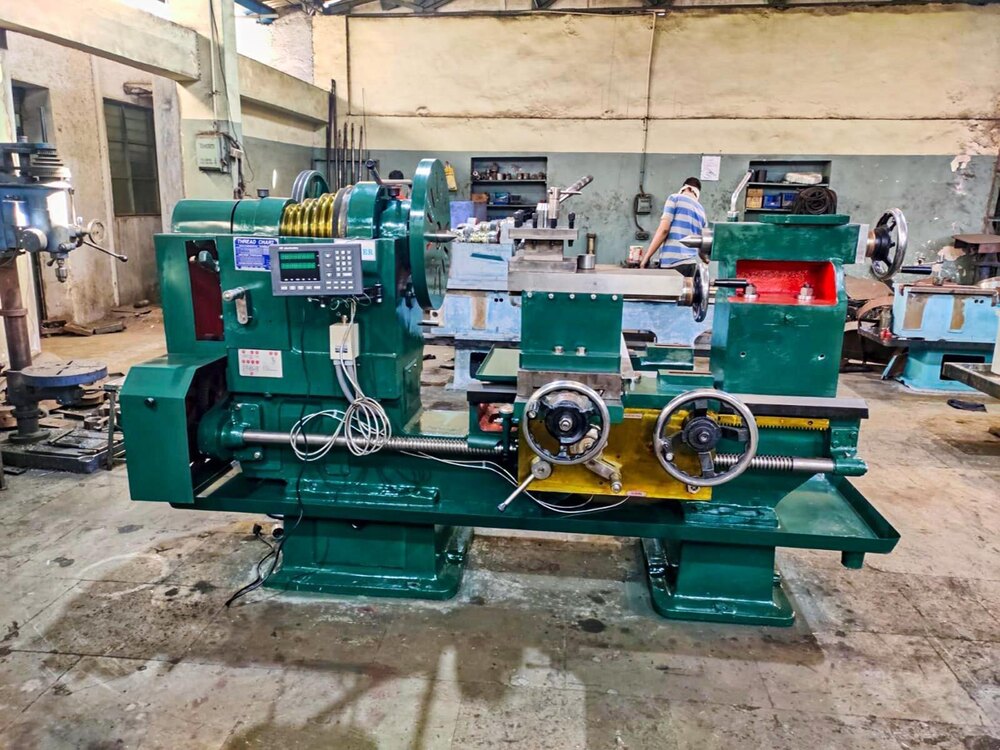 Heavy Duty Lathe Machine