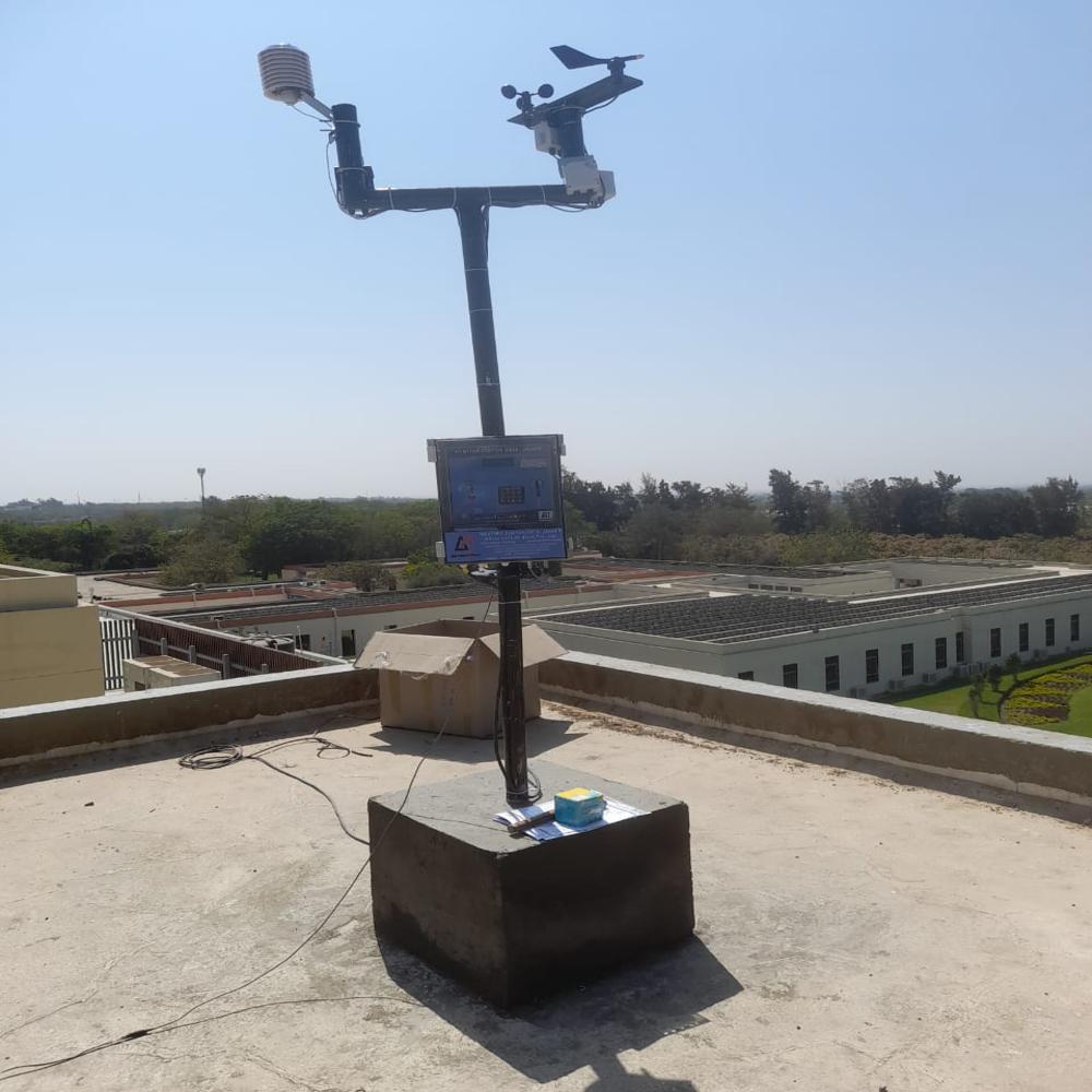 Real-Time Weather Monitoring Station