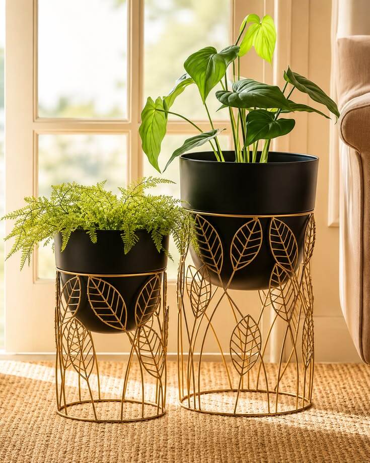 Metal Planter - Handle Material: Iron