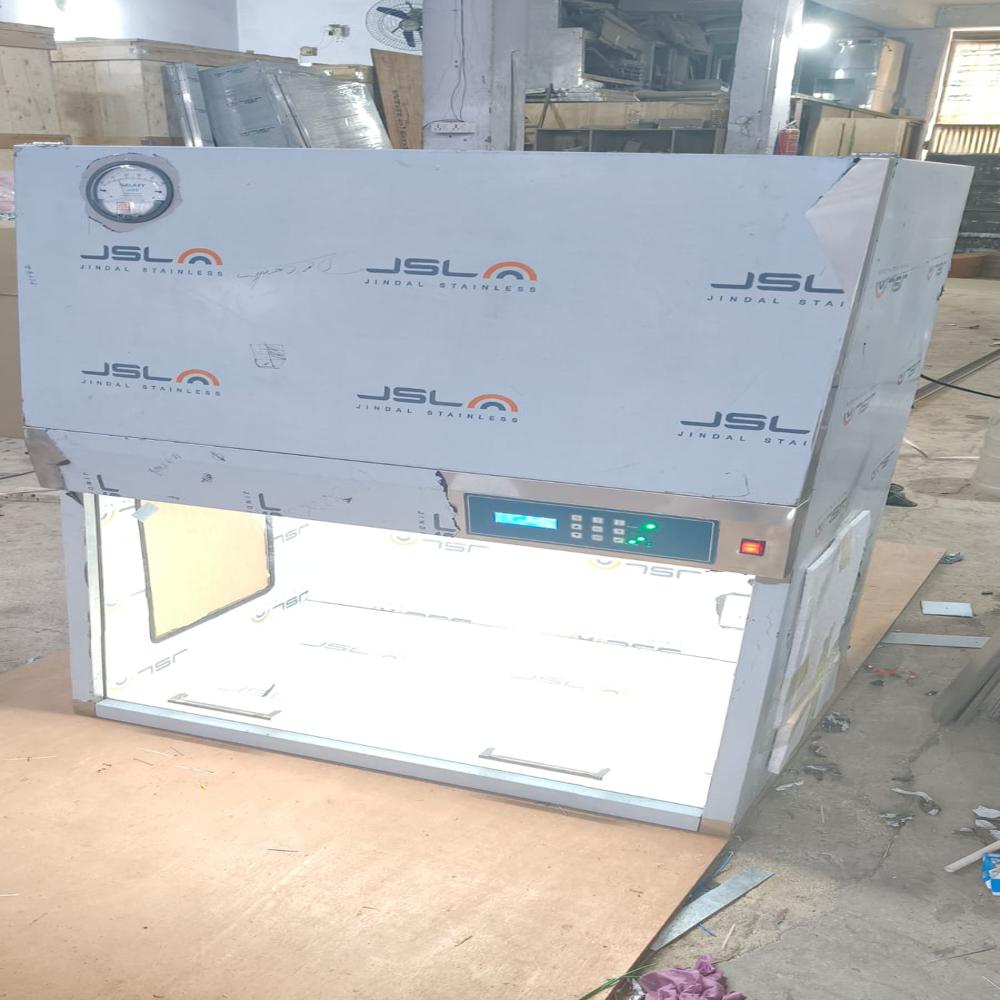 Ss Vertical Laminar Air Flow - Accuracy: 99.997 %