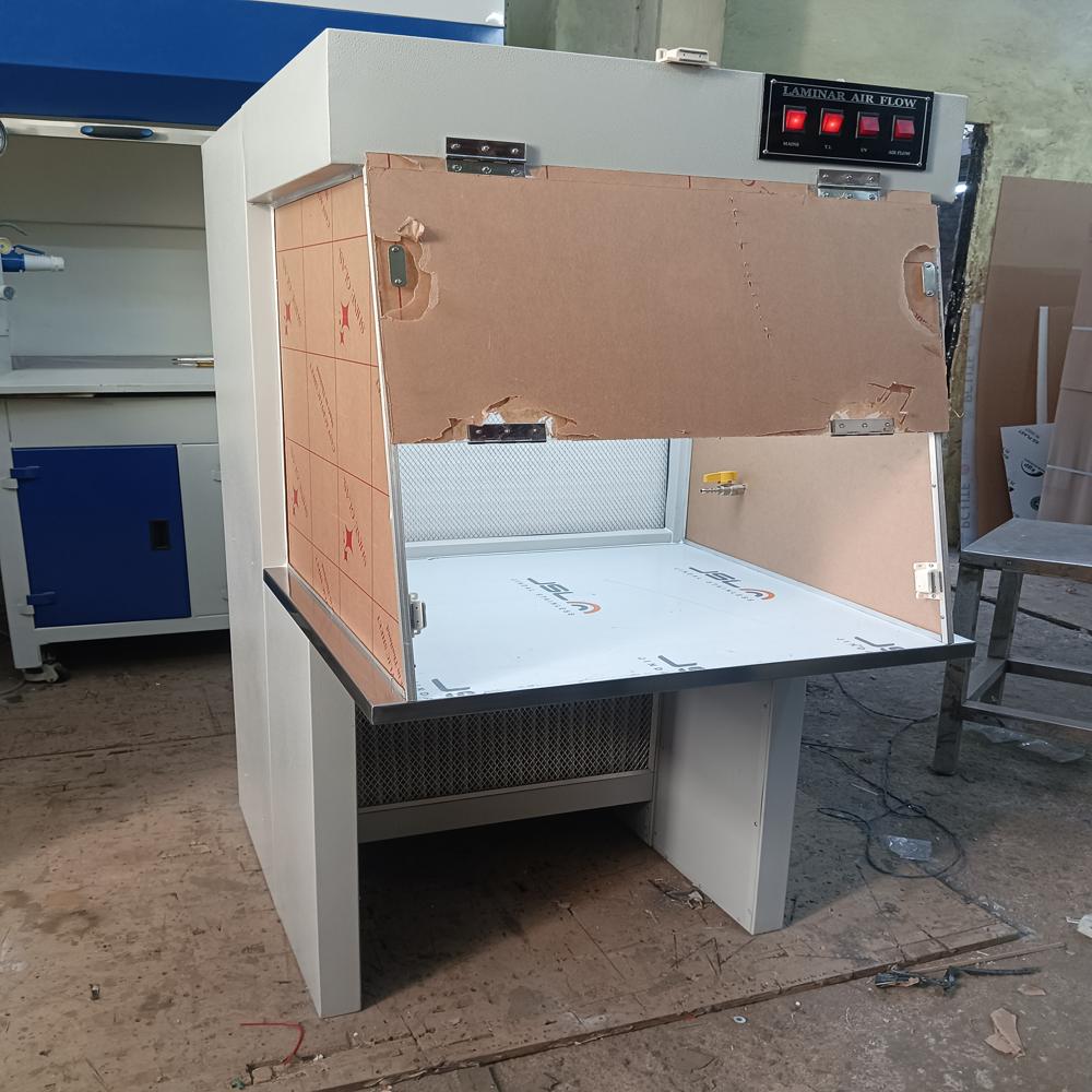 Horizontal Laminar Air Flow