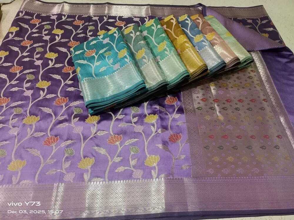 Jaal pattern Mashru silk saree with buti and rich aanchal