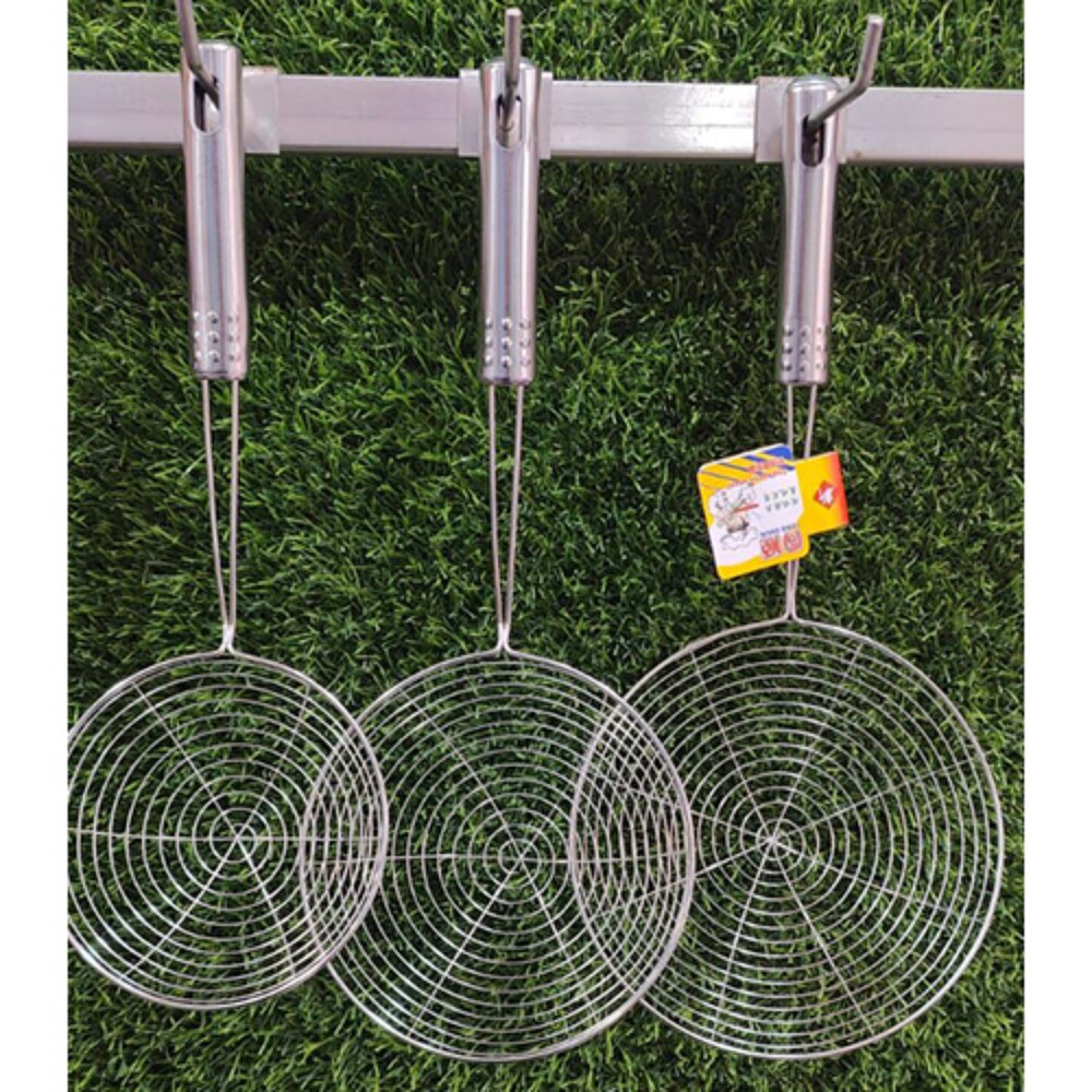 Kitchen Ss Skimmer - Capacity: Suitable For Medium Quantities (About 100-150 Ml Liquid At A Time)