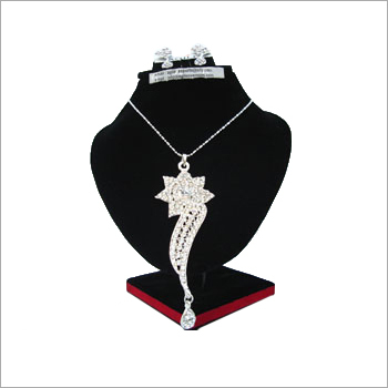 डिजाइनर पार्टीवियर ज्वेलरी