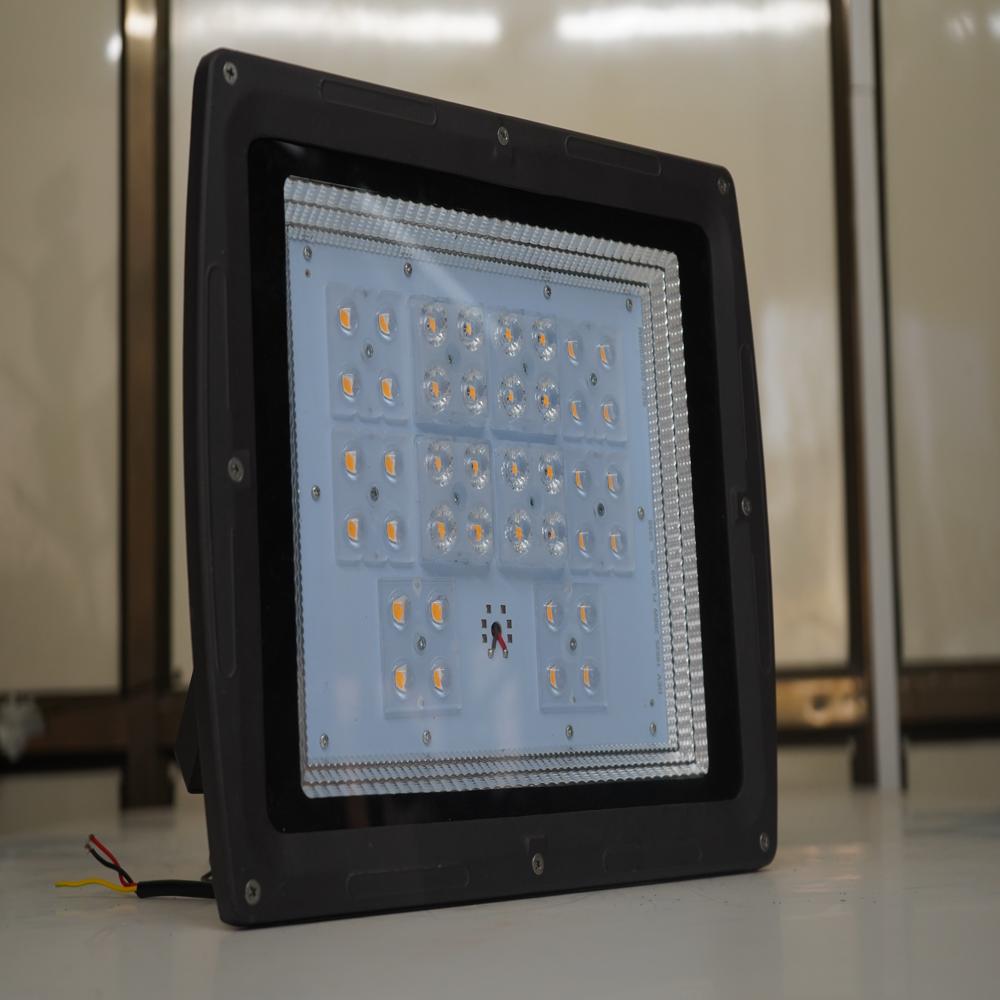 Led Flood Light - 200w ( Eris ) - Application: Outdoor And Indoor