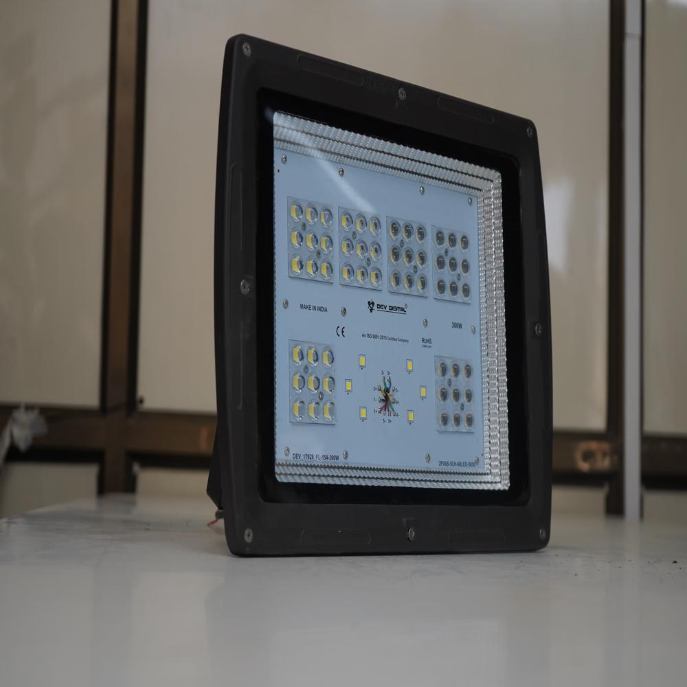 Led Flood Light - Eris 300w - Application: Outdoor And Indoor