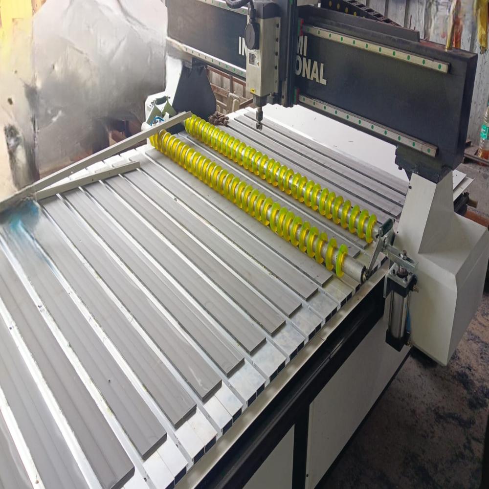 CNC ROUTERMACHINE WITH ROLLER SET SP12