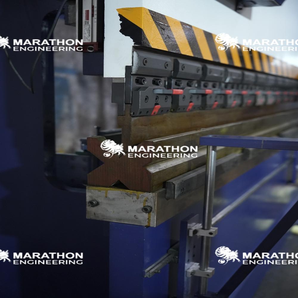 200 Ton CNC Sheet Bending Machine