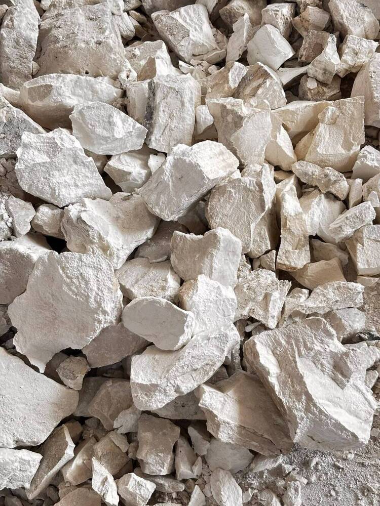 Quick Lime Lums - Density: 3.34 Gram Per Cubic Centimeter(g/cm3)