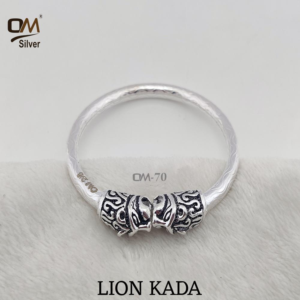 Silver Lion Kada - Size 2.4 To 2.12, Weight 23 To 28g | Regal Design For Men, Confidence Boosting Gift