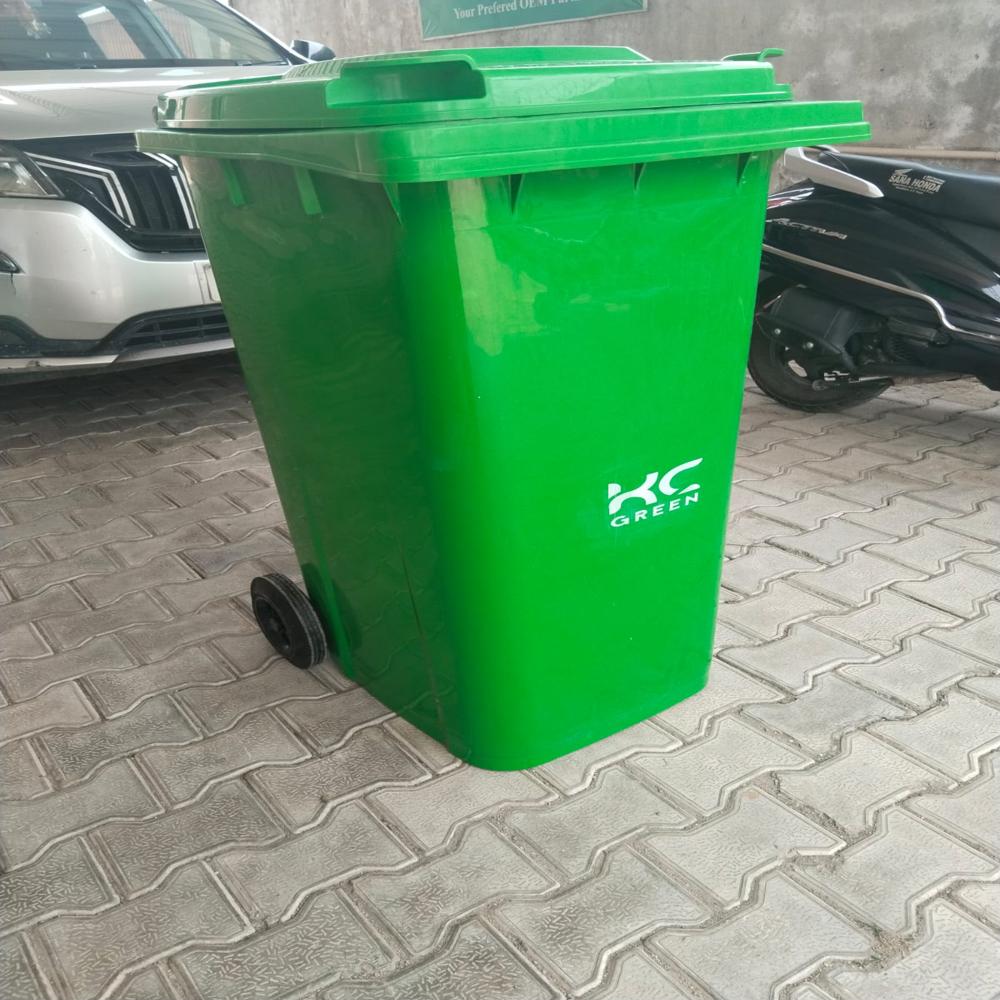 Wheeled Outdoor Dustbin 120L