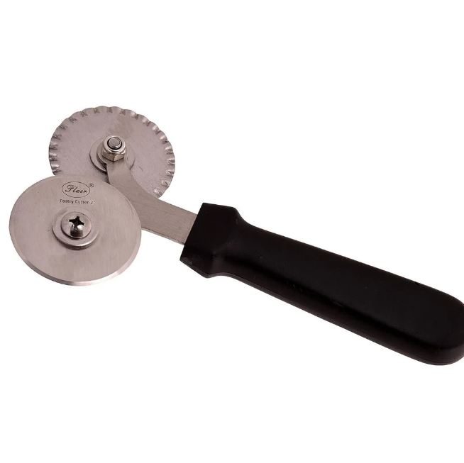 FLAIR PASTRY CUTTER
