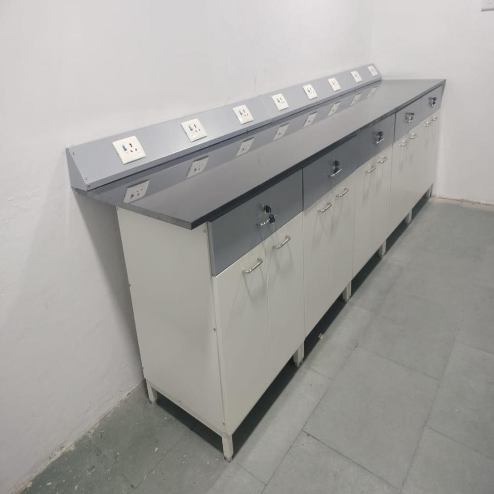 Modular Lab Furniture Manufacturer