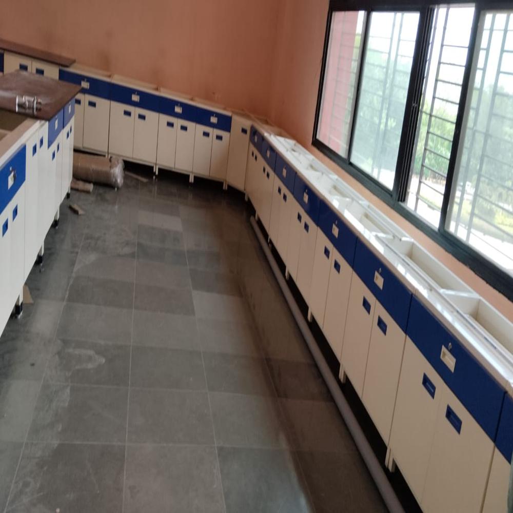 Hospital Laboratory Furniture - Accuracy: 100 %