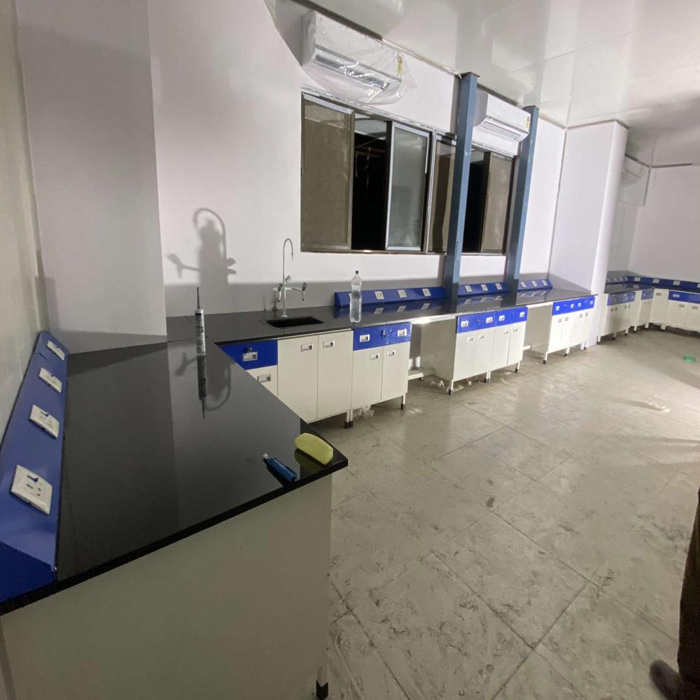 Hospital Laboratory Furniture Manufacturer