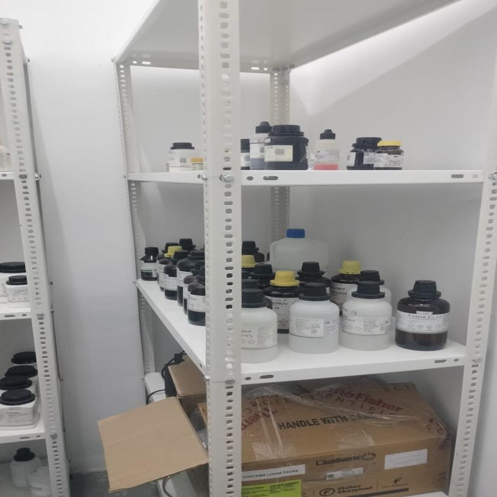 scientific laboratory furniture manufacturer